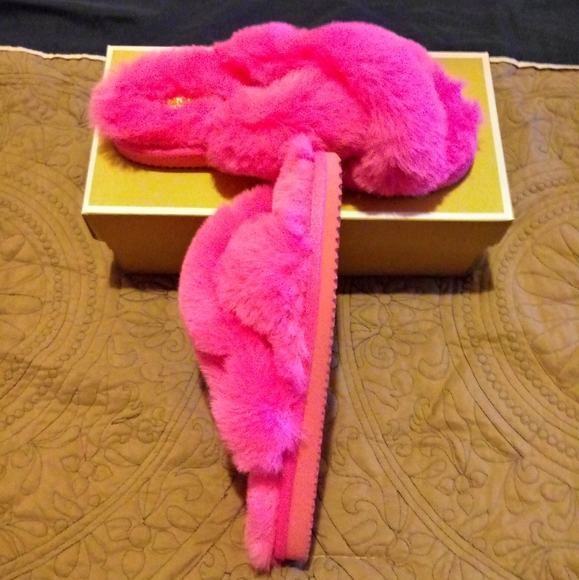 Michael Kors Lala Slippers - Picture 7 of 14